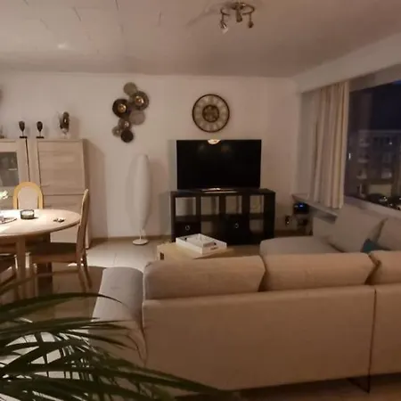 아파트 Superb With 3 Bed In *
