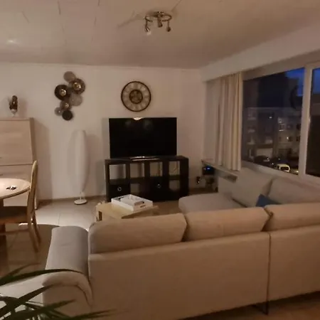 Superb With 3 Bed In * 안트베르펜