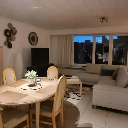 Superb With 3 Bed In * 안트베르펜